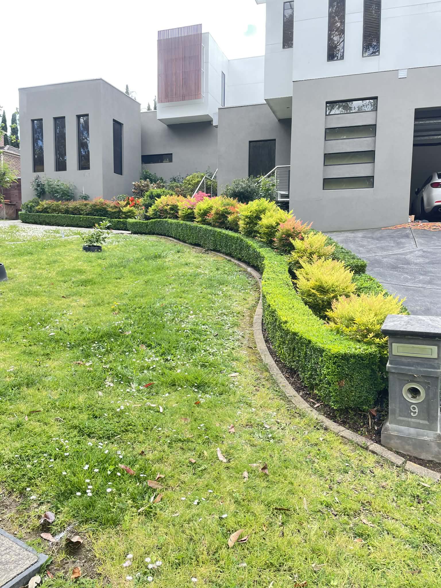 Hedge trimming Melbourne